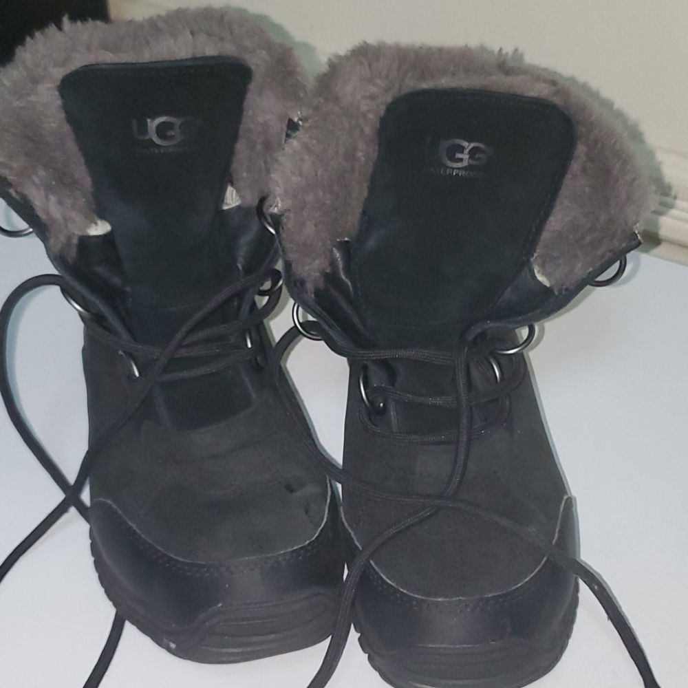 Uggs - Picture 1 of 5